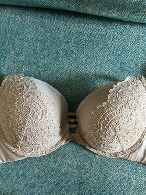 NWOT Soma Push-Up Lace Trim Bra S36DD.